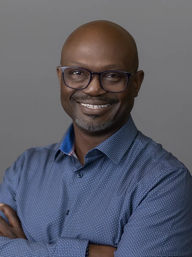 Vernon Ross \u2014 Host of Stories That Lead